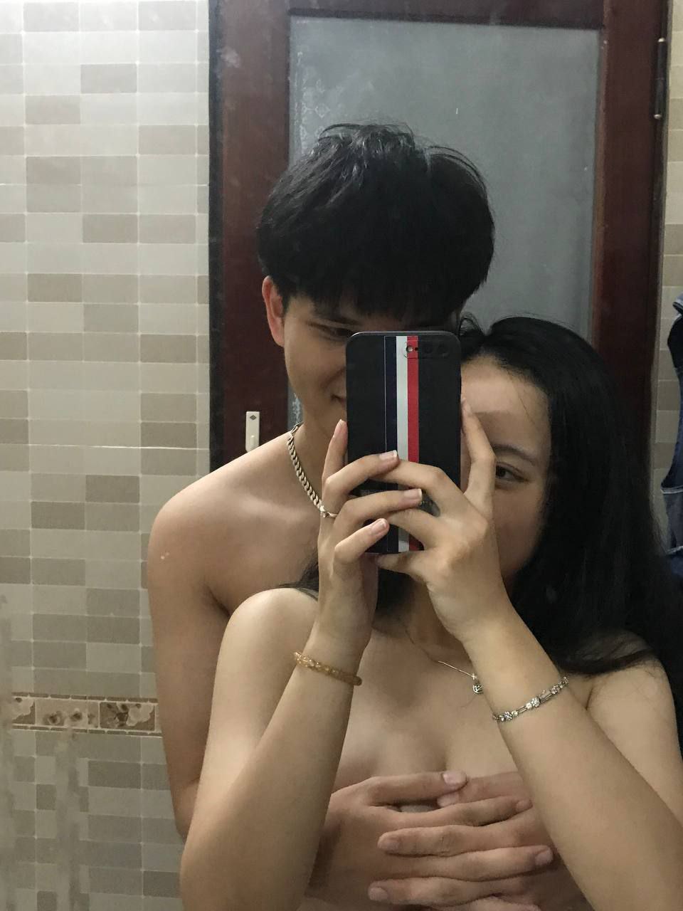 SNIS-946 Chưa chuẩn bị にパンチラsự cám dỗしてくる小悪魔JK Hashimoto ありな
